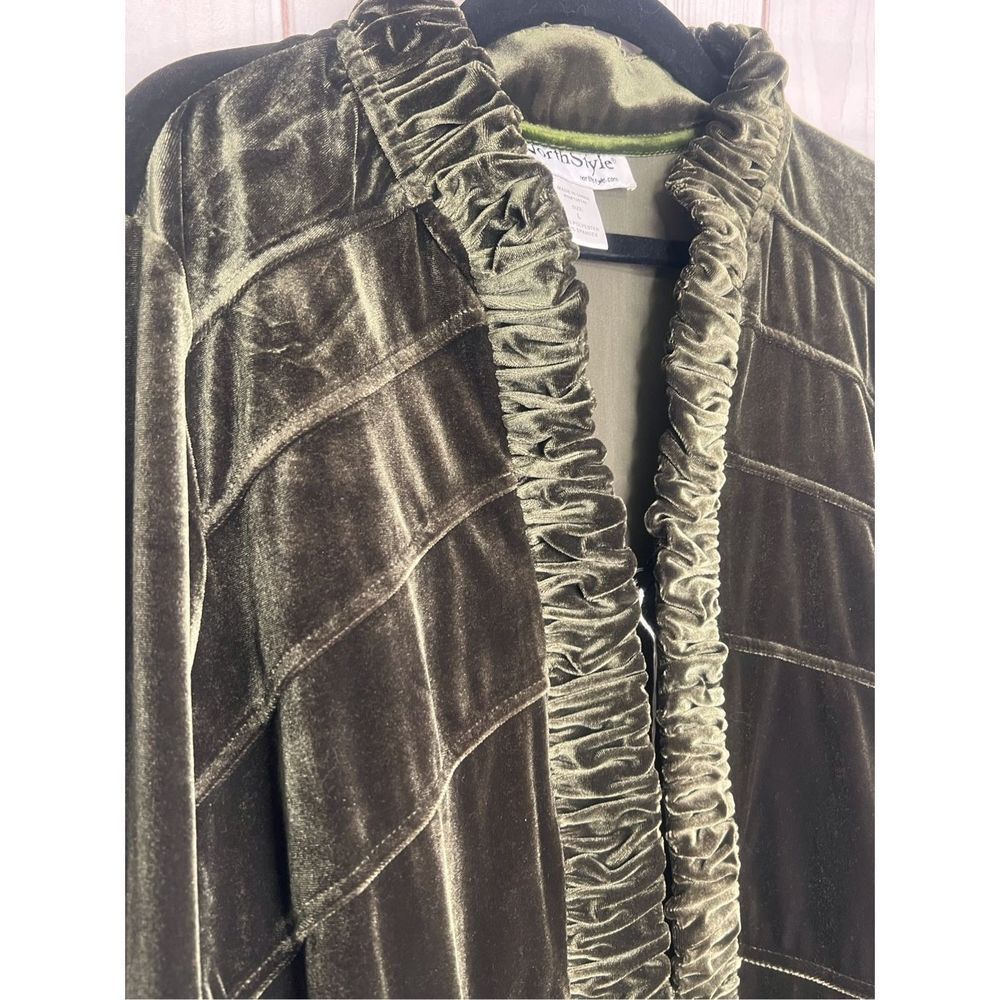 NorthStyle green velvet jacket size Large - Picture 2 of 8